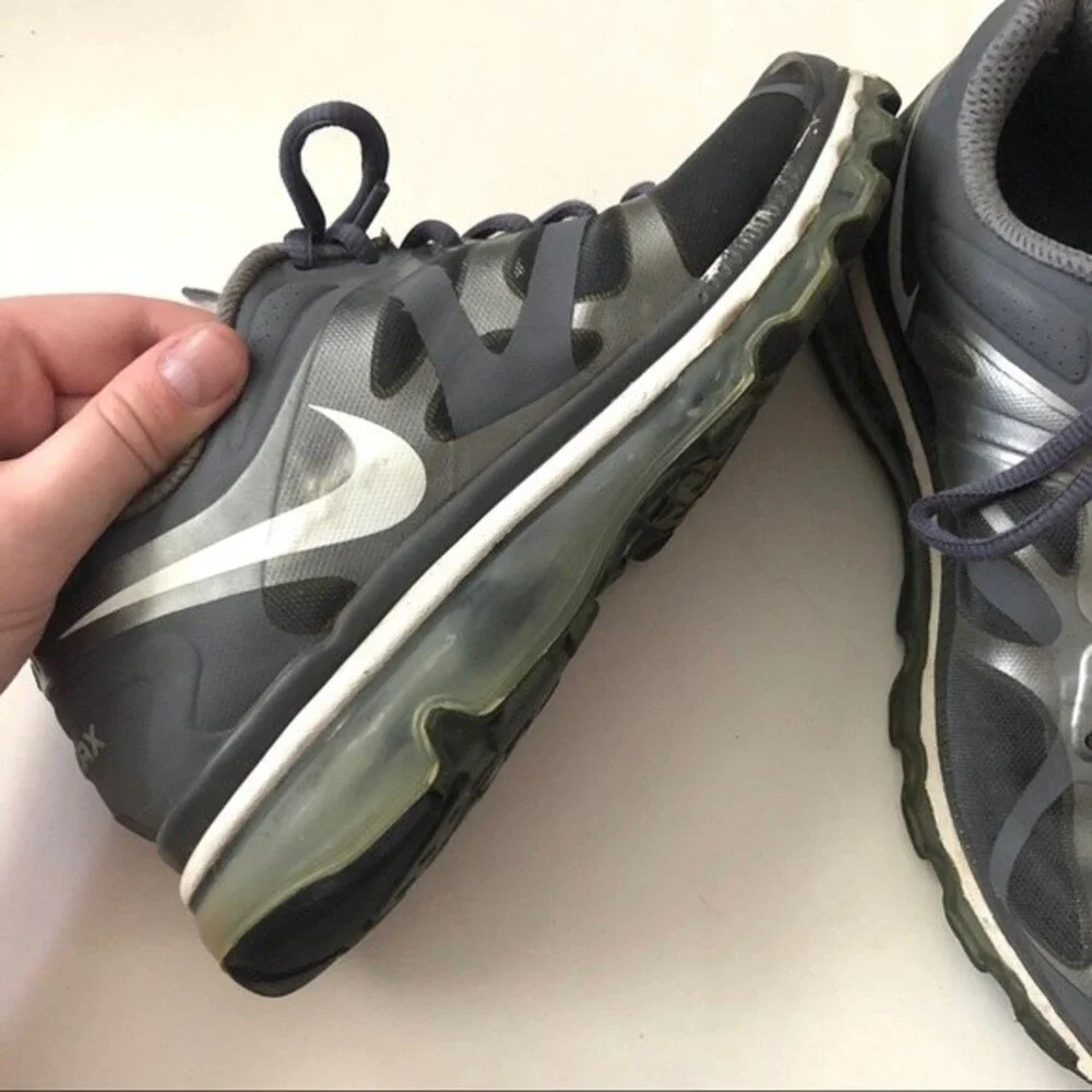 Nike Air Max Grey Lace-Up Running Shoes Size 9 Athletic Outdoor Running